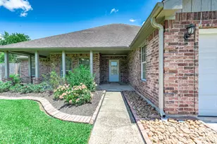 69 Briar Oak Ct, Alvin, TX 77511 - Photo 5