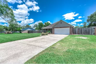 69 Briar Oak Court, Alvin, TX 77511 - Photo 3
