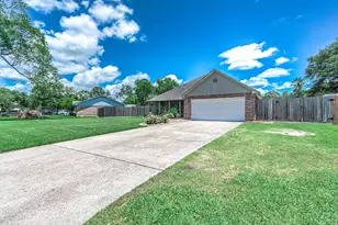 69 Briar Oak Ct, Alvin, TX 77511 - Photo 3
