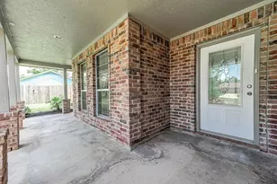 69 Briar Oak Ct, Alvin, TX 77511 - Photo 5