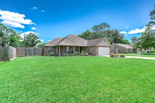 69 Briar Oak Ct, Alvin, TX 77511 - Photo 3