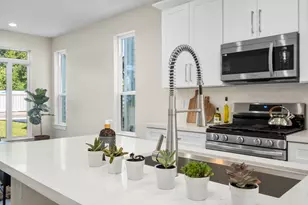 8016 Willow St, Houston, TX 77088 - Photo 9