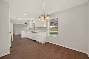 6727 Grovewood Ln, Houston, TX 77008 - Photo 13