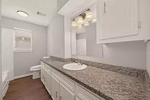 6727 Grovewood Ln, Houston, TX 77008 - Photo 17