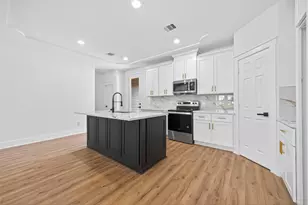 1042 Gazing Pne St, Huffman, TX 77336 - Photo 11