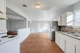 5322 Westover St, Houston, TX 77033 - Photo 9