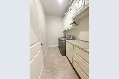 313 Creekside Lane, Lake Jackson, TX 77566 - Photo 23