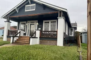 1328 Ursuline St, Galveston, TX 77550 - Photo 3