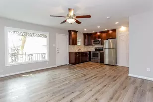 808 1/2 W Main St, Houston, TX 77006 - Photo 1