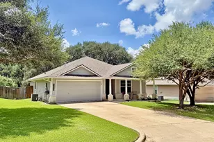 1407 Summer Ct, Brenham, TX 77833 - Photo 3