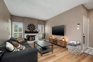 10047 Westpark Dr, Houston, TX 77042 - Photo 7