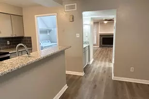 3901 Woodchase Dr, Houston, TX 77042 - Photo 9