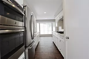 1135 Murrayhill Dr, Houston, TX 77043 - Photo 9