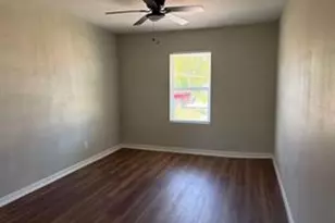 5782 Belcrest St, Houston, TX 77033 - Photo 5