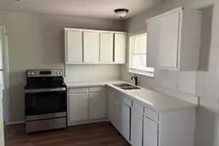 5782 Belcrest St, Houston, TX 77033 - Photo 3