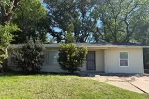 5782 Belcrest St, Houston, TX 77033 - Photo 1