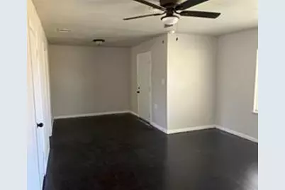 5782 Belcrest Street, Houston, TX 77033 - Photo 9