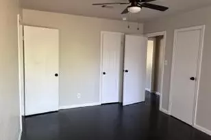5782 Belcrest St, Houston, TX 77033 - Photo 11