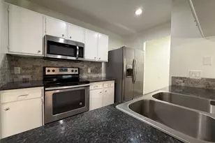 8 N Circlewood Glen, The Woodlands, TX 77381 - Photo 5