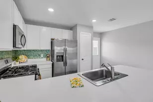 207 River Grv Ct, Willis, TX 77378 - Photo 9