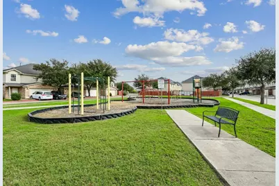 9743 Fatima Lake Drive, Houston, TX 77099 - Photo 7