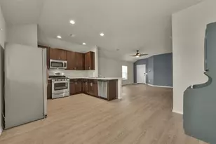 8611 Conquest Cir, Texas City, TX 77591 - Photo 13