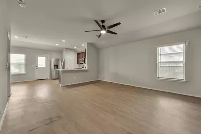 8611 Conquest Circle, Texas City, TX 77591 - Photo 5