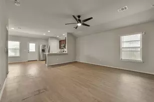 8611 Conquest Cir, Texas City, TX 77591 - Photo 5