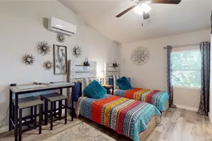 4507 W Bayshore Dr, Bacliff, TX 77518 - Photo 5