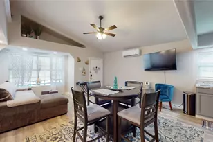 4507 W Bayshore Dr, Bacliff, TX 77518 - Photo 9