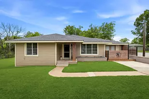 107 Sayles St, Brenham, TX 77833 - Photo 1