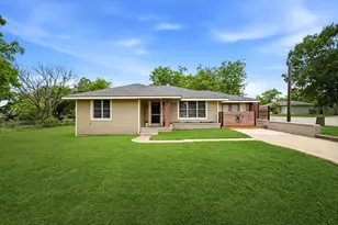 107 Sayles St, Brenham, TX 77833 - Photo 1