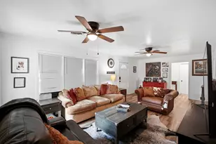 107 Sayles St, Brenham, TX 77833 - Photo 11