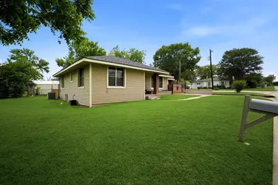 107 Sayles Street, Brenham, TX 77833 - Photo 5