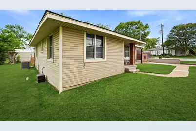 107 Sayles Street, Brenham, TX 77833 - Photo 5
