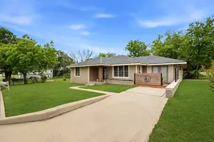 107 Sayles St, Brenham, TX 77833 - Photo 3