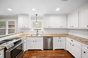 1810 Droxford Dr, Houston, TX 77008 - Photo 9