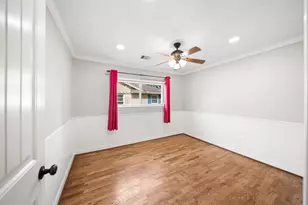 1810 Droxford Dr, Houston, TX 77008 - Photo 17