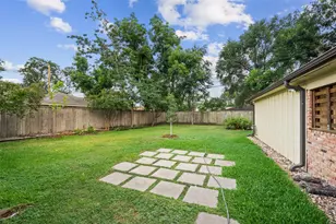 1810 Droxford Dr, Houston, TX 77008 - Photo 19