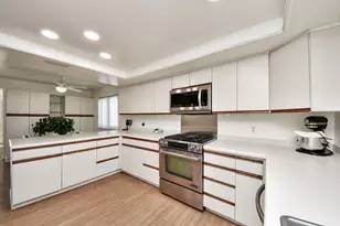 10522 Gulfstream Ln, Sugar Land, TX 77498 - Photo 11