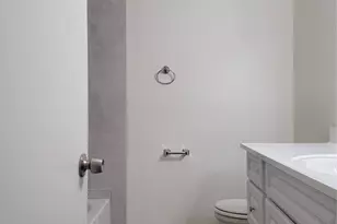 2101 Fountain View Dr, Houston, TX 77057 - Photo 13