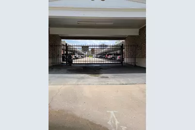 2101 Fountain View Drive #27, Houston, TX 77057 - Photo 25