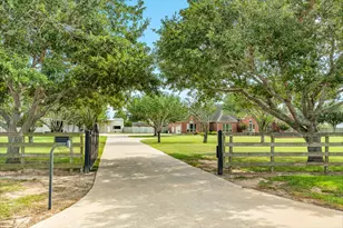 16337 County Rd 171, Danbury, TX 77534 - Photo 5
