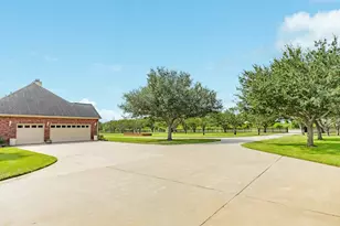 16337 County Rd 171, Danbury, TX 77534 - Photo 11