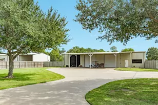 16337 County Rd 171, Danbury, TX 77534 - Photo 9