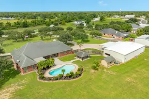 16337 County Rd 171, Danbury, TX 77534 - Photo 3