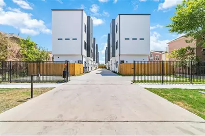 5905 Fairdale Lane #B, Houston, TX 77057 - Photo 3