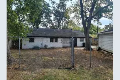 7211 Deep Forest Drive, Houston, TX 77088 - Photo 5