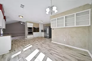 2006 Mermaid Ln, Houston, TX 77062 - Photo 9