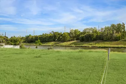 7912 Brays Street, Houston, TX 77012 - Photo 9